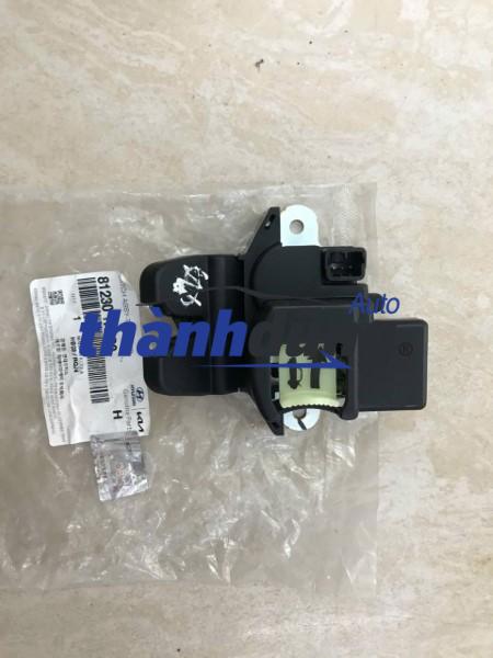 Ổ NGẬM CỐP HẬU XE HYUNDAI ACCENT 2014 | 812301R030