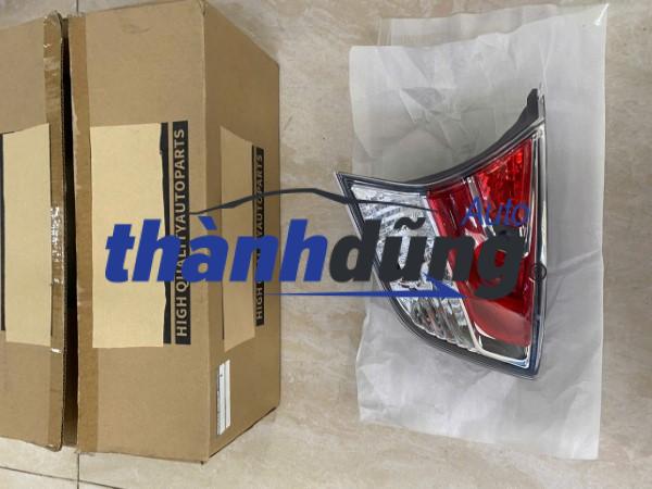 đèn hậu miếng trong nissan xtrail 2018