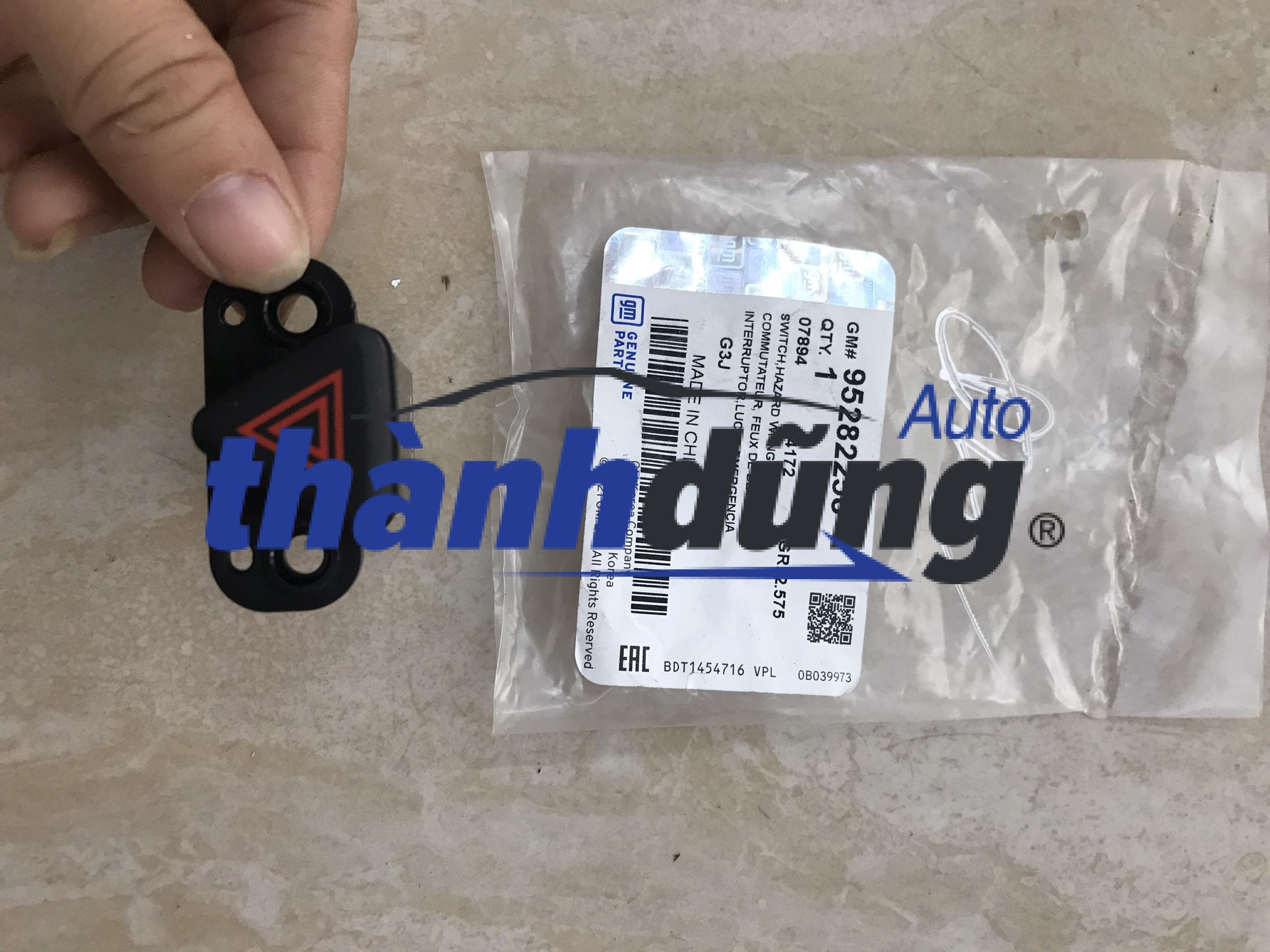 công tắc đi thẳng chevrolet trax 2013-2016 | 95282258