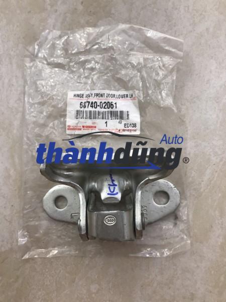 bản lề cánh cửa dưới toyota sienna 2016-2022 | 68740-02061