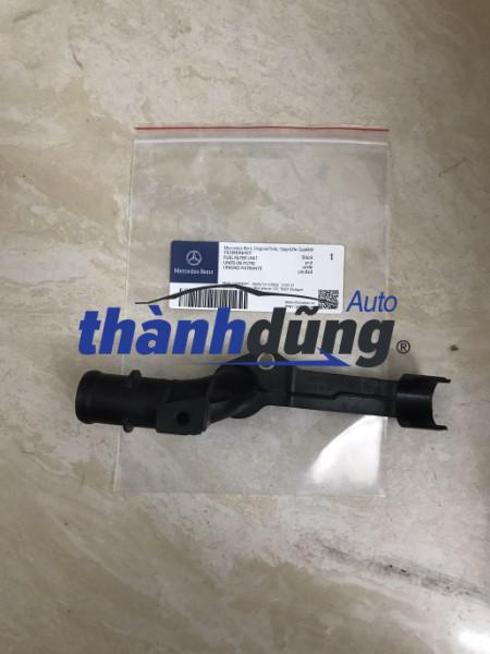 ống nước làm mát dầu mặt máy mercedes c200 | 2712001352