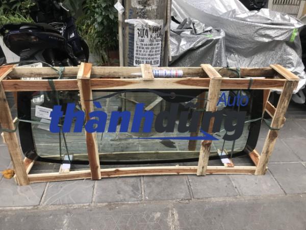 kính cốp hậu toyota hiace 2005 | 6810526080