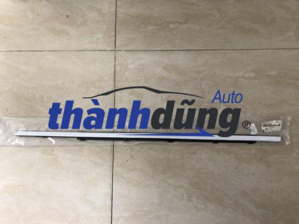 NẸP CHÂN KÍNH TRƯỚC PHẢI HYUNDAI SANTAFE | 82210-S1000 - Ảnh 2