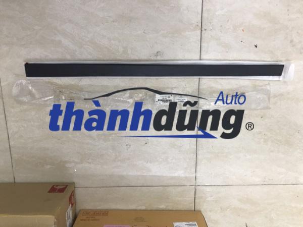 nẹp thành cánh cửa trước xe hyundai tucson | 87722d3000ca