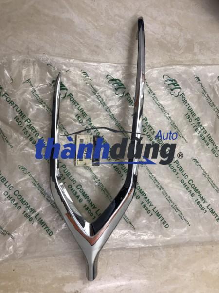 NẸP MẠ ĐÈN GẦM PHẢI MITSUBISHI MIRAGE 2018 | 6402A392 - Ảnh 2
