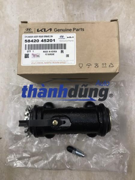 XY LANH PHANH SAU TRÁI HYUNDAI COUNTY | 5832045201 - Ảnh 2