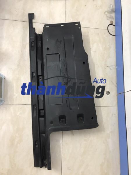 chắn bùn gầm máy xe audi q5 2016 | 8r0825207c