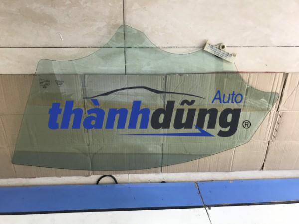 kính cánh cửa xe hyundai santafe 2.0l 2019 | 82420l1010