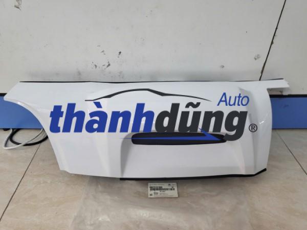 ỐP GÒ MÁ PHỤ HYUNDAI HD120 | 827106B003