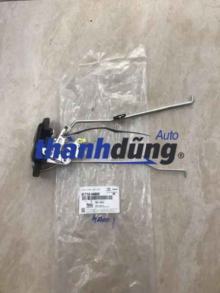 KHÓA CỐP SAU XE HYUNDAI STAREX 2000 | 81710-4A600