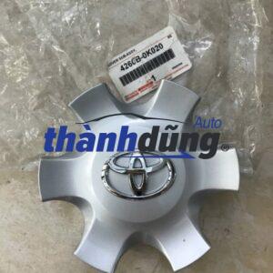 NẮP CHỤP MAY Ơ TOYOTA FORTUNER 2006-2012 | 4260B0K020