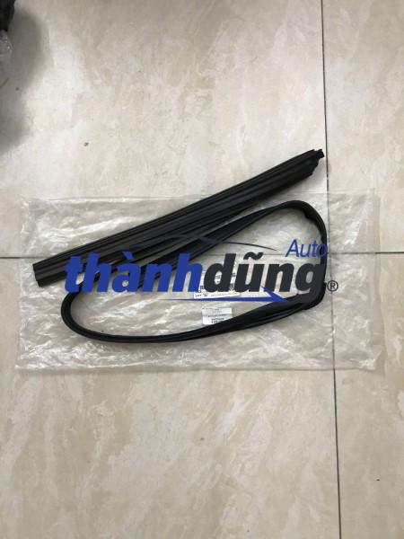 GIOĂNG TRƯỢT KÍNH TRƯỚC TRÁI HYUNDAI ELANTRA 2017 | 82530F2000