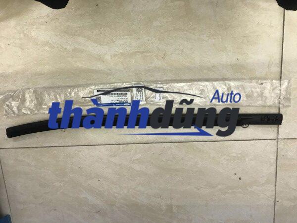 NẸP CHÂN KÍNH SAU PHẢI XE FORD RANGER | AB3Z2625554F