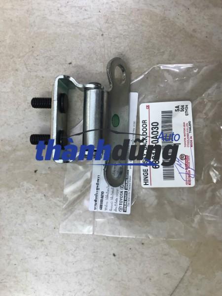 BẢN LỀ CỐP HẬU TOYOTA COROLLA CROSS 2022 | 688100A030