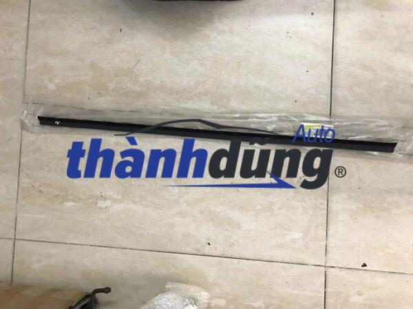 NẸP CHÂN KÍNH TRONG PHỤ SSANGYONG MUSSO | 7241706000