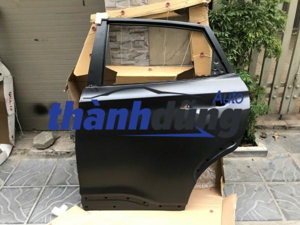 CÁNH CỬA SAU PHẢI HYUNDAI KONA 2022 | 77004J9010