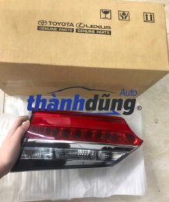 ĐÈN HẬU MIẾNG TRONG TRÁI TOYOTA ALTIS | 8159002A70