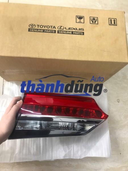 ĐÈN HẬU MIẾNG TRONG TRÁI TOYOTA ALTIS | 8159002A70