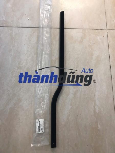 NẸP CHÂN KÍNH HYUNDAI HD78 | 811615H000