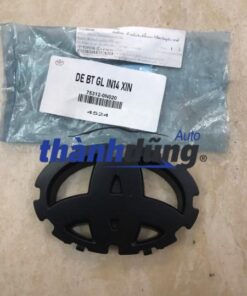 ỐP NHỰA BIỂU TƯỢNG TOYOTA INNOVA 2011 | 75312-0K020