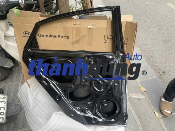 CÁNH CỬA SAU HYUNDAI ACCENT RH 2023 | 77004-H6000