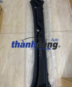 ỐP CHÂN KÍNH CHẮN GIÓ GIỮA XE NISSAN NAVARA | 668625JG0A