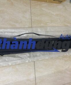 ỐP CHÂN KÍNH CHẮN GIÓ GIỮA XE NISSAN NAVARA | 668625JG0A