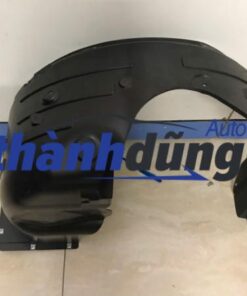 LÒNG DÈ CHẮN BÙN TRƯỚC PHỤ VINFAST VF8 | BEX7304005AC