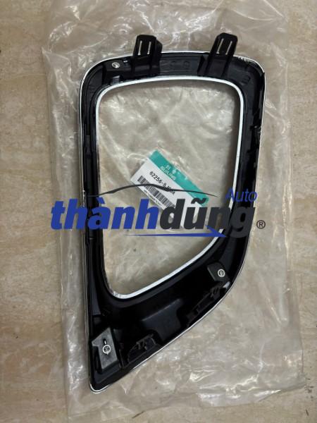 ỐP ĐÈN GẦM NISSAN NAVARA D23 2019 | 622565JG0A