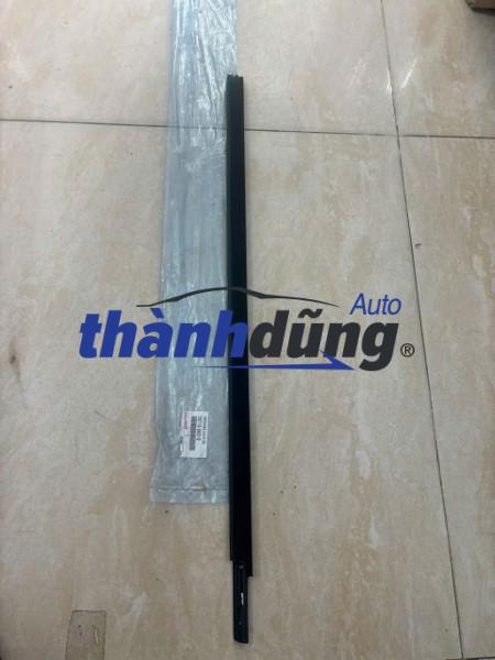 NẸP CHÂN KÍNH XE TOYOTA INNOVA 2007 | 75710-0K012