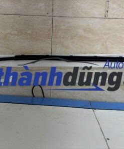 NẸP CHÂN KÍNH HYUNDAI SANTAFE 2.2 2021 | 83220S1000