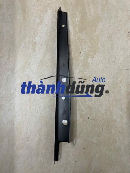 XƯƠNG ĐỠ KHÓA CAPO XE TOYOTA YARIS 2015 | 532150D121