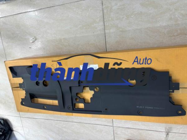 NHỰA CHE KHÓA CAPO GIỮA FORD EVEREST | N1WZ8C291A
