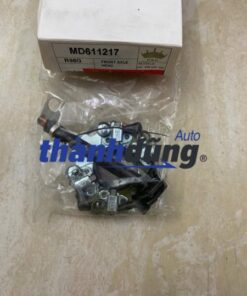 CHỔI THAN ĐỀ XE MITSUBISHI PAJERO 2003 | MD611217