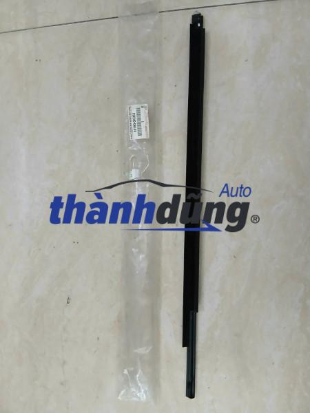 NẸP CHÂN KÍNH TOYOTA FORTUNER GUN156 | 68180-0K050