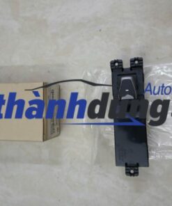 CÔNG TẮC LÊN XUỐNG KÍNH HYUNDAI SANTAFE 2015 | 935802W000