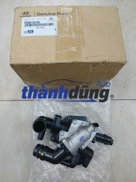 CỤM VAN HẰNG NHIỆT XE KIA SORENTO 2021 | 256002S100