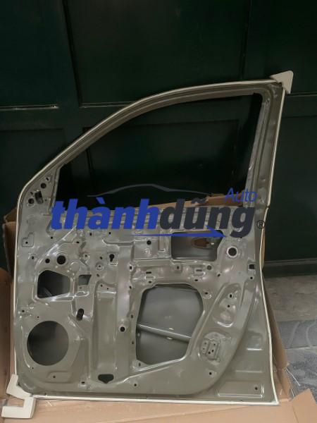 CÁNH CỬA TRƯỚC XE TOYOTA FORTUNER 2010 | 670010K010