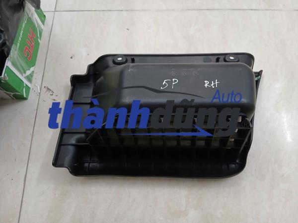 ỐP BẬC LÊN XUỐNG HYUNDAI MIGHTY EX8 GT | 877205P000CA