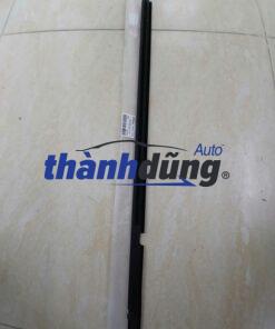 NẸP CHÂN KÍNH TRƯỚC PHẢI TOYOTA ALTIS 2006 | 7573002110