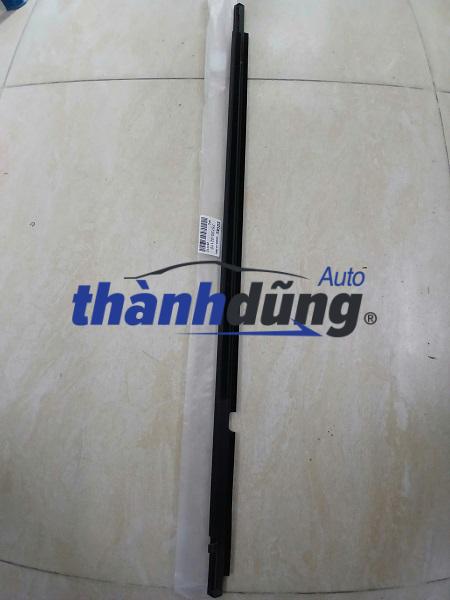 NẸP CHÂN KÍNH TRƯỚC PHẢI TOYOTA ALTIS 2006 | 7573002110