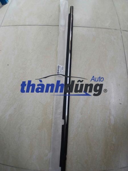 NẸP CHÂN KÍNH TRƯỚC PHẢI TOYOTA ALTIS 2006 | 7573002110