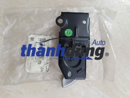 TAY MỞ CỬA TRONG PHỤ HYUNDAI HD120 | 8262026000S4