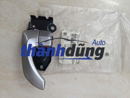 TAY MỞ CỬA TRONG PHỤ HYUNDAI HD120 | 8262026000S4