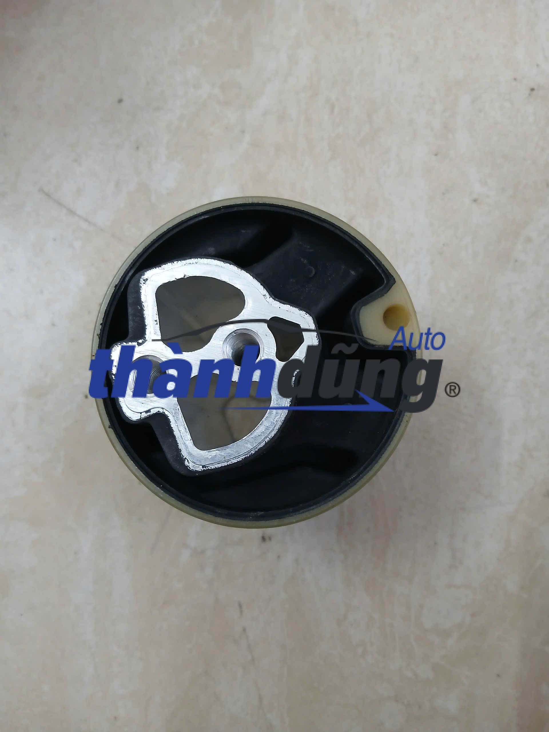 CHÂN MÁY HỘP SỐ XE AUDI Q7 2008 | 7L0399249B