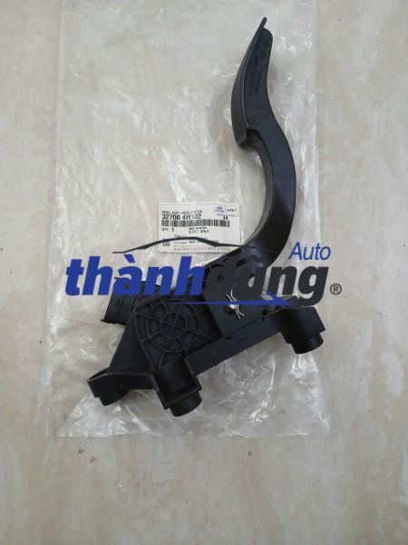 BÀN ĐẠP CHÂN GA XE HYUNDAI STAREX 2015 | 327004H102