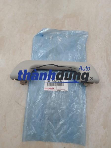 TAY NẮM TRẦN XE TOYOTA FORTUNER 2018 | 746100K020B0