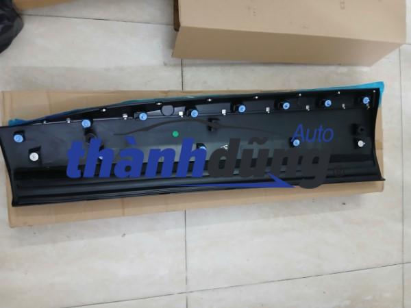 NẸP MẠ CÁNH CỬA XE PEUGEOT 5008 2021 | YL003620XT