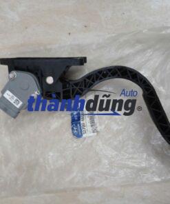 BÀN ĐẠP CHÂN GA XE HYUNDAI LIBERO 2003 | 327004A660