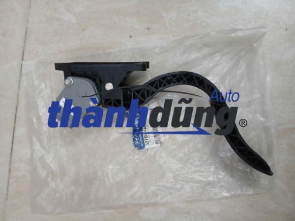 BÀN ĐẠP CHÂN GA XE HYUNDAI LIBERO 2003 | 327004A660